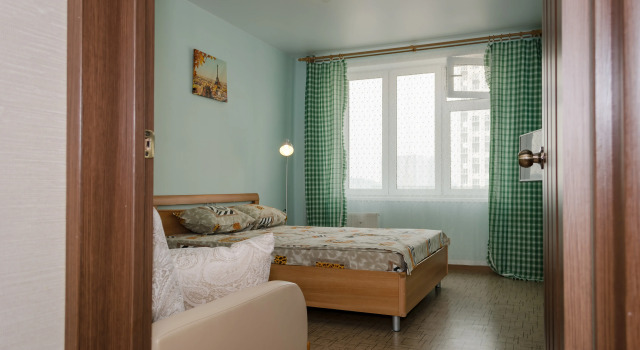 Na Ulitse Aleksandra Protozanova 18k1 Flat, Prenota Appartamento Hotel a Tyumen Region con parcheggio, Parcheggio
