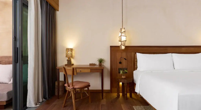 Двухместный номер Deluxe с балконом и с видом на сад Dinso Resort & Villas Ko Chang, Vignette Collection by IHG