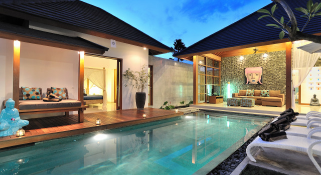 Flores Villa, Rezerwuj Willa Hotele w Badung z parkingiem, Parking
