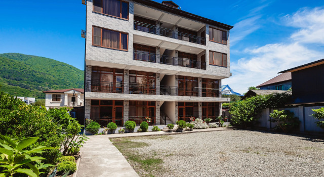 Amza Hotel