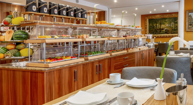 TIPTOP Hotel Burgschmiet Garni, Забронировать Отель Отели Нюрнберга с парковкой, рядом с Городской музей Фембохаус, Парковка