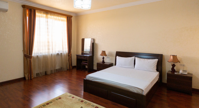 Superior Doppel Zimmer mit Blick La Defense Hotel Yerevan