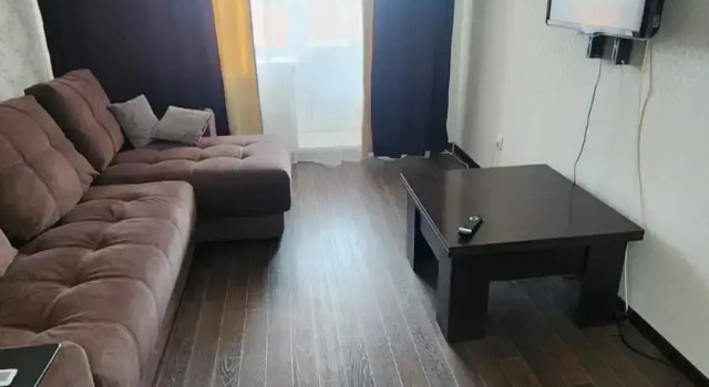 Yevroodnushka Na Zapskovye Flat, Prenota Appartamento Hotel economici a Pskov Region