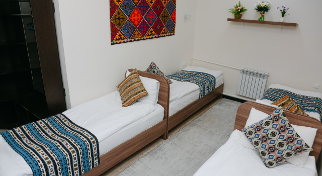 Четырёхместный номер Superior Apple Hostel Bishkek