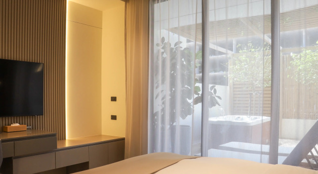 Двухместная студия с джакузи с балконом Отель La Green Hotel & Residence Пхукет
