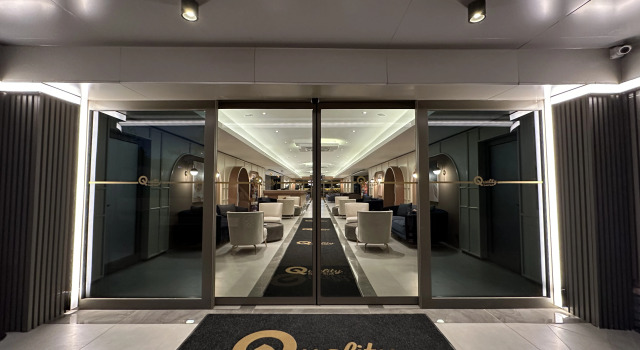 Отель Quality Gold Suite