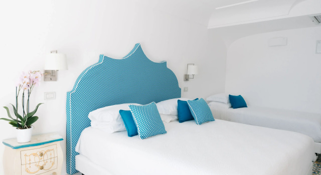 Трёхместный номер Superior с балконом и с видом на море Hotel Conca dOro