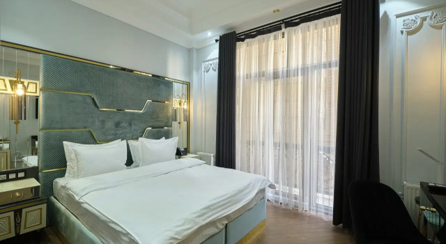 Двухместный номер Standard с балконом Бутик-Отель East Star Hotel