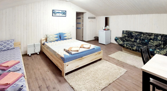 Четырёхместный полулюкс Comfort с красивым видом из окна Гостевой дом GREENWOOD