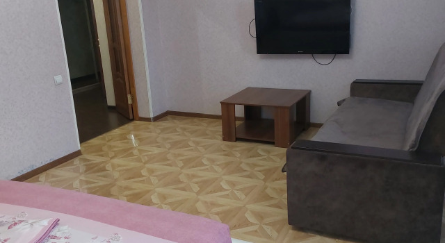 Квартира Двухкомнатная на Владикавказской 46