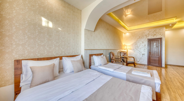 Standard Triple room Aleppo Hotel