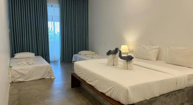 Номер семейный с видом на море Sun N Sea Hotel