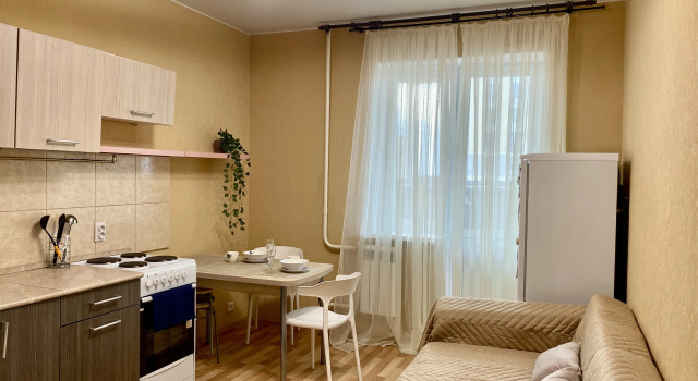 Giacint v Sovremennom Mikrorajone do Centra 15 Minut Flat, Prenota Appartamento Hotel SPA a Tyumen Region, SPA