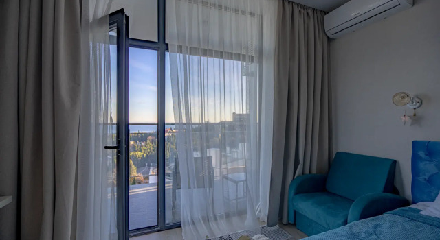 Apartamenty LS-Blueberry s vidom na more s 4 etazha Apartments, Book Lejlighed Lejligheder i Alushta, Ukraine, Lejlighed