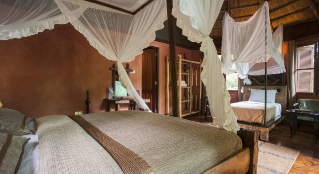 Коттедж с балконом и с красивым видом из окна Отель Selous Kinga Lodge