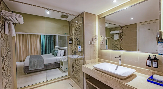 Двухместный номер Deluxe Sunrise Garden Beach Resort