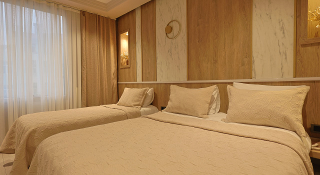 Трёхместный семейный номер Standard с видом на город Lavender Inn Hotel