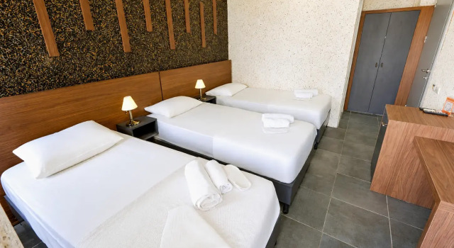 Семейный номер Deluxe с балконом и с видом на сад Luna Hotel