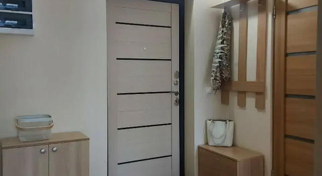 Garden Room Flat, Rezerwuj Apartament Hotele w Perm Krai z parkingiem, Parking