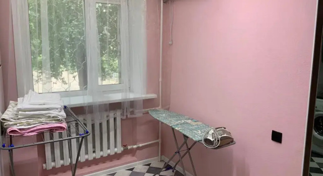 Petropavlovsk Hostel, Rezerwuj Hostel Hotele w North Kazakhstan Region z parkingiem, Parking