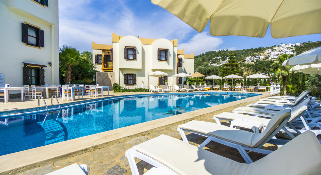 Mira Suites, Rezerwuj Bed and Breakfast Hotele w Torba z parkingiem, Parking