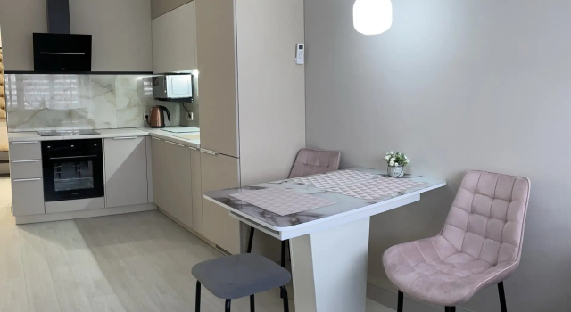 Novaya S Dizaynerskim Remontom U Metro Gorki Flat, Prenota Appartamento Hotel a Tatarstan con parcheggio, Parcheggio