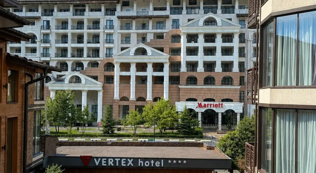 Апартаменты Море Квартир Из Окон Открывается Вид на Горы и Marriott