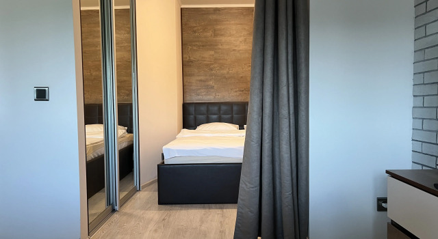 Flat Komfortnaya na Truda, Rezerwuj Apartament Hotele w Obwód pskowski z parkingiem, Parking