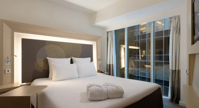 Двухместный номер Представительский с 2 комнатами с видом в атриум Отель Novotel Москва Сити