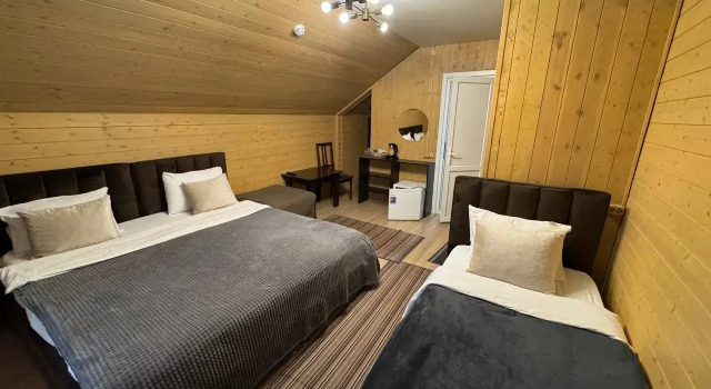 Номер Усадьба Комфорт Плюс с балконом Отель Green Park Spa & Усадьба