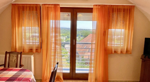 Двухместная студия с балконом и с красивым видом из окна Апартаменты Savelij Apartman