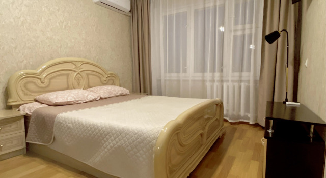 Uyutnaya Flat, Rezerwuj Apartament Hotele w Obwód pskowski z parkingiem, Parking