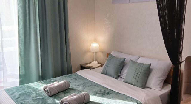 Uyutnaya Studiya V Gorode Izhevsk Flat, Prenota Appartamento Hotel a Udmurtia con parcheggio, Parcheggio