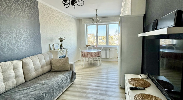 Tryohkomnatnaya Renta 65 na Lenina 327B Flat, Boek Appartement Joezjno-Sachalinsk Oblast Sachalin