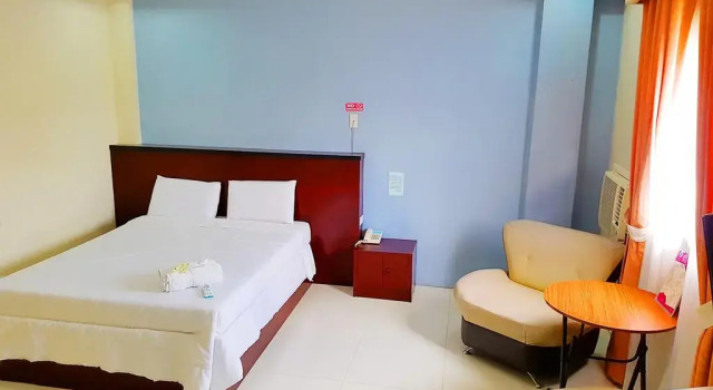Люкс с красивым видом из окна DMariners Inn Hotel