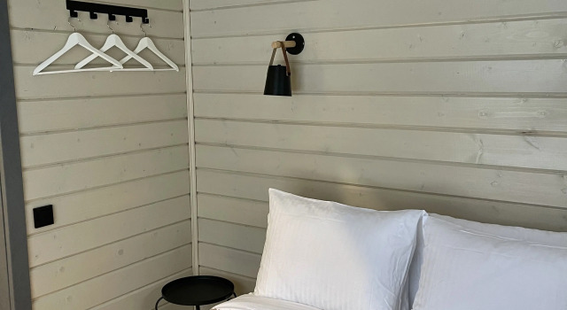 Dom Dlya 4-Kh S Vidom Na Ozero Guest House, Prenota Affittacamere Hotel a Carelia con parcheggio, Parcheggio