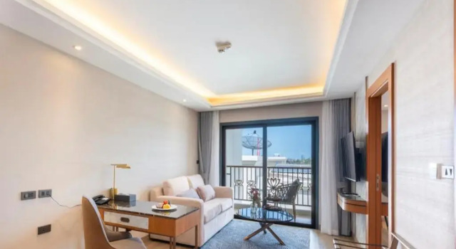 Двухместный полулюкс c 1 комнатой с балконом и с видом на сад Отель Wyndham Jomtien Pattaya