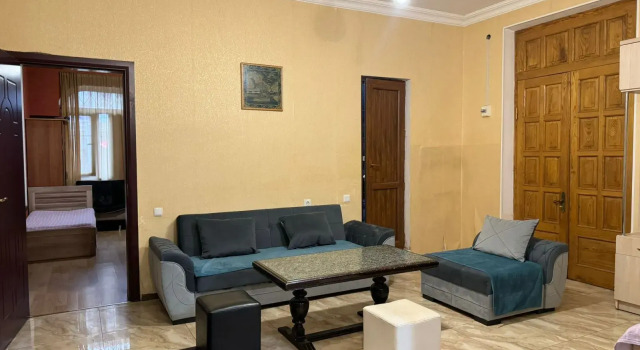 Апартаменты Nana's Apartment With Garden