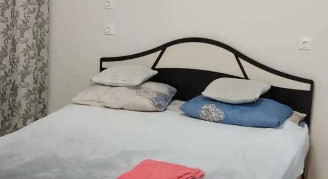 Квартира на улице Самаровской (18), Забронировать Апартаменты/квартира Отели Ханты-Мансийска с парковкой, Парковка