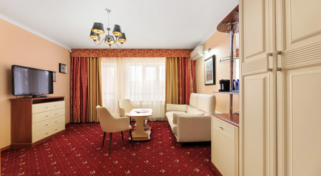 Двухместный люкс с балконом и с красивым видом из окна Отель Tizdar Family Resort & Spa Ultra All Inclusive