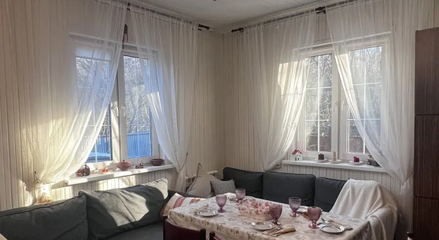 Chetyrekhkomnatnaya Dacha 120 M² Private House, Book Feriehus Hoteller i Chekhovsky District med pool, Swimmingpool