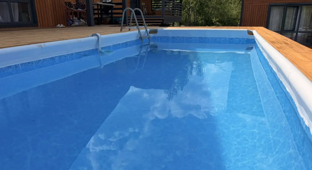V Podnozhie Gory Private house, Prenota Casa vacanze Hotel a Kemerovo Region con piscina, Piscina