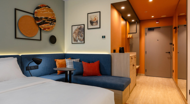 Standard with 180*200 bed Double room with city view Hotel Hampton Perm