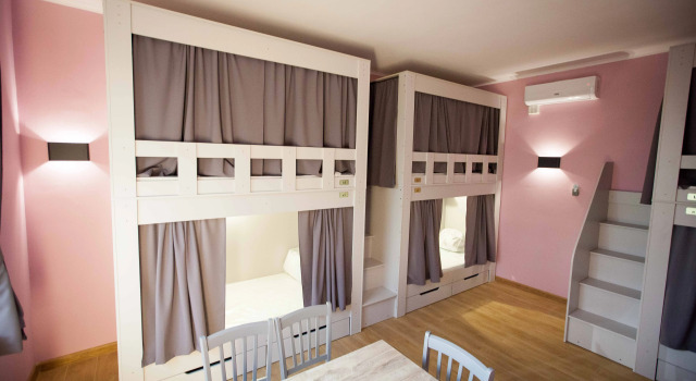Seng i sovesal (sovesal til kvinder) Ester House Hostel