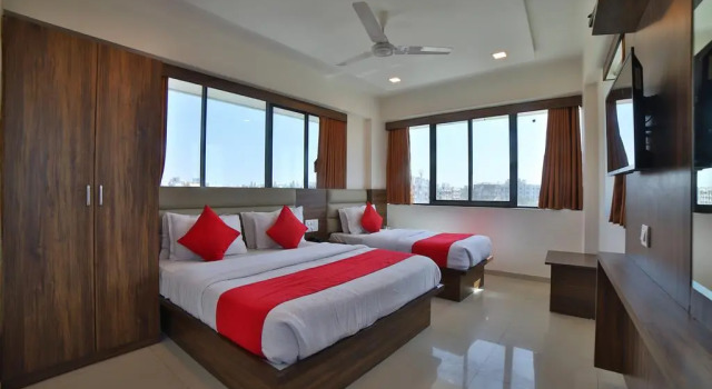 Sunstar Inn by Sky Stays Hotel, Rezerwuj Hotel Hotele w Gujarat ze śniadaniem, Śniadanie
