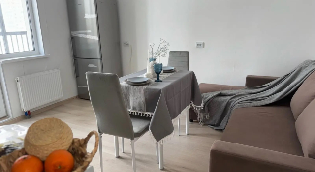 Uyutnaya na Aviakonstruktorov 63 Flat, Rezervovat Apartmán Hotely v Petrohrad s parkováním, Parkování