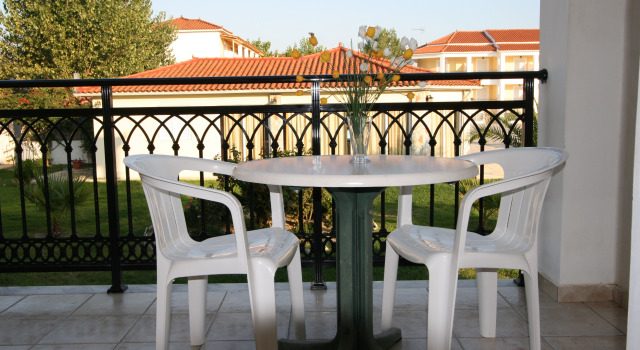 Студия с балконом Village Inn Studios & Family Apartments