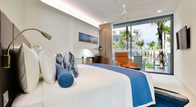 Номер Deluxe с балконом и с красивым видом из окна Отель Dream Phuket Hotel and Spa