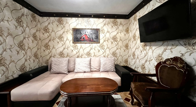 Квартира Шикарная в центральном Сочи, Забронировать Апартаменты/квартира Сочи Большой Сочи, рядом с Пляж Светлячок