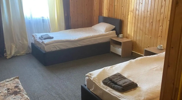 Коттедж с 4 комнатами Частный дом с банкетным залом